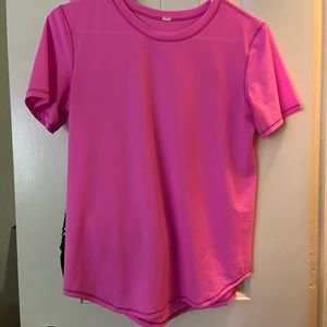 Lululemon high next train tee